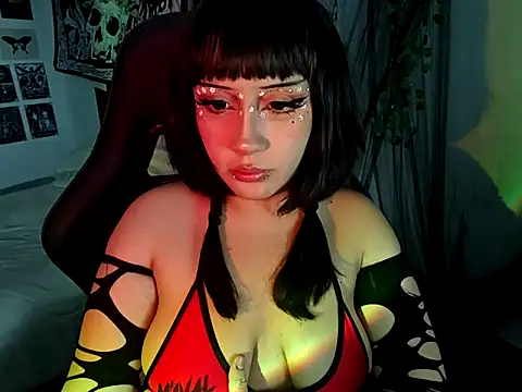 Snapshot of blue_katt chatting on 11.12.25 blue katt online show from 11.12.25