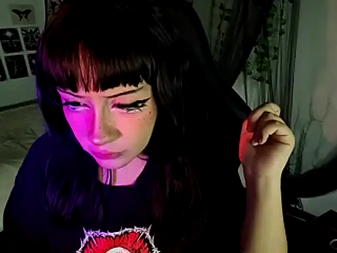 Snapshot of blue_katt chatting on 11.15.25 blue katt online show from 11.15.25