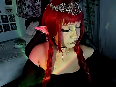 Snapshot of blue_katt chatting on 11.19.25 blue katt online show from 11.19.25