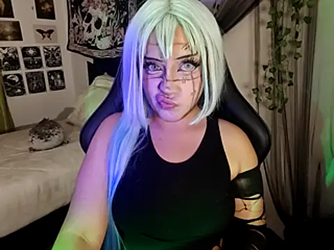 Snapshot of blue_katt chatting on 11.28.25 blue katt online show from 11.28.25