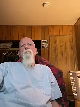 Snapshot of mayas_husband chatting on 12.19.25 mayas husband online show from 12.19.25