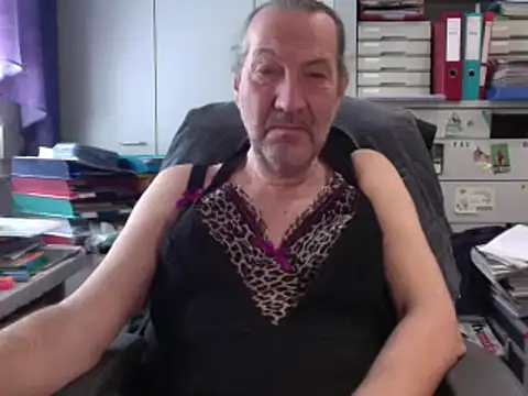 Snapshot of HMStraps01 chatting on 03.16.25 HMStraps01 online show from 03.16.25