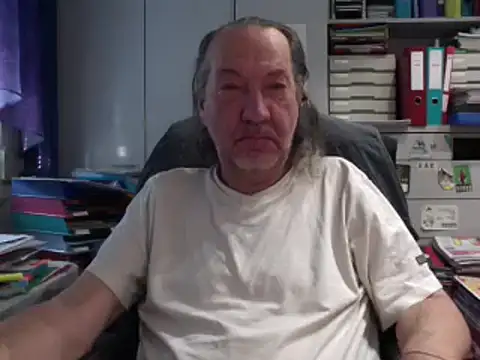 Snapshot of HMStraps01 chatting on 03.22.25 HMStraps01 online show from 03.22.25