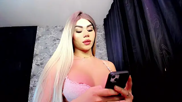 Snapshot of Iris_Gill chatting on 05.18.26 Iris Gill online show from 05.18.26