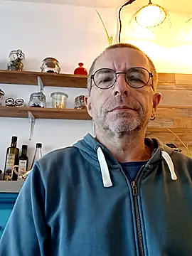 Xavspank2 online show from 10.15.25