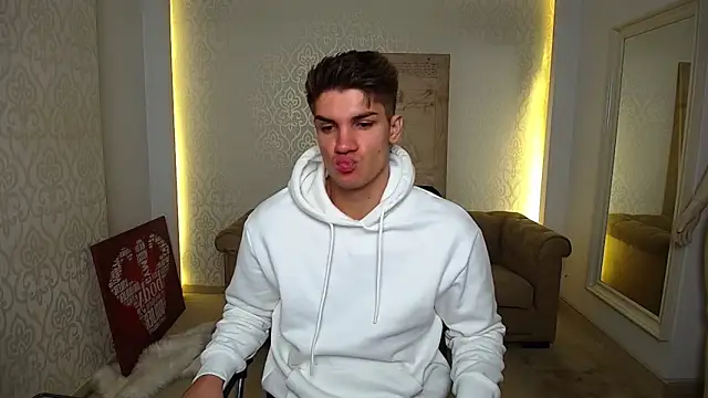 MaxKaiden online show from 09.30.25