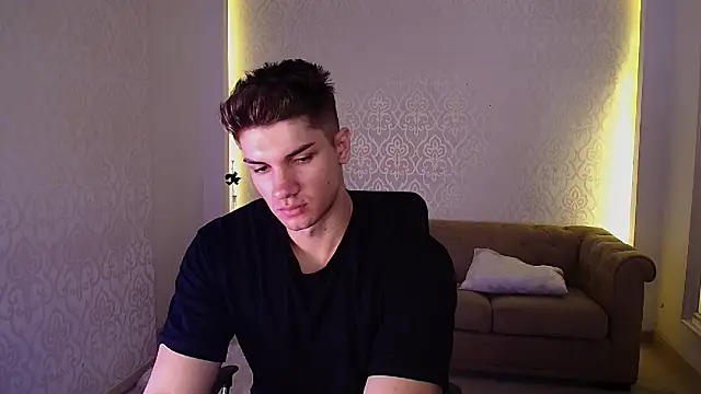 MaxKaiden online show from 11.24.25