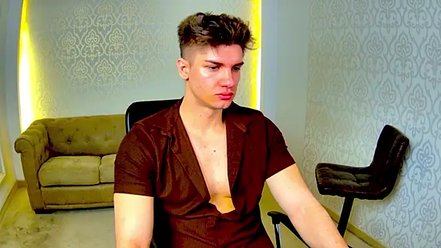 MaxKaiden online show from 02.25.26