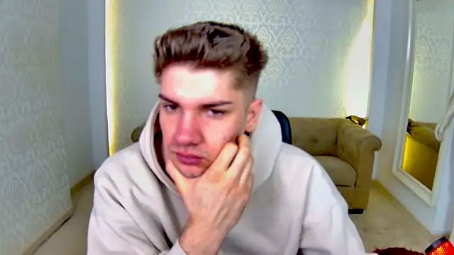 MaxKaiden online show from 04.17.26