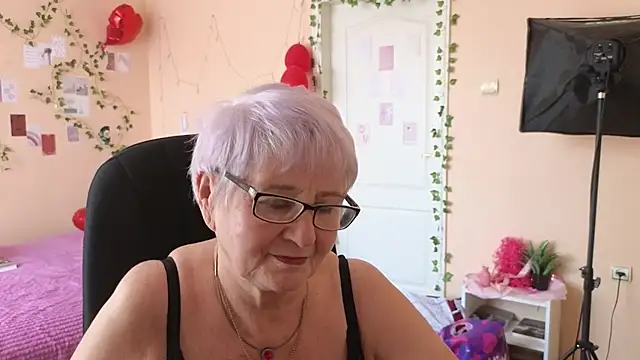 Sandra Snowflake online show from 03.25.26