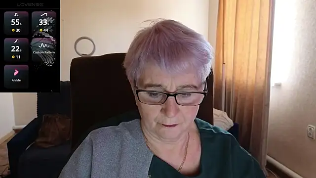 Sandra Snowflake online show from 04.17.26