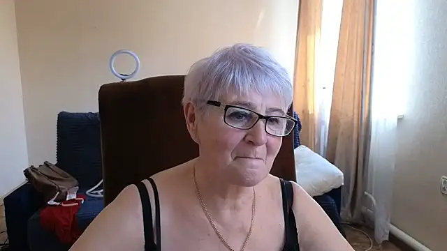 Sandra Snowflake online show from 04.23.26