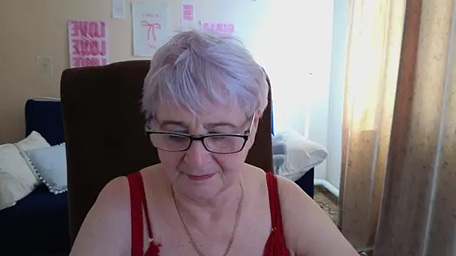 Snapshot of Sandra_Snowflake chatting on 05.05.26 Sandra Snowflake online show from 05.05.26