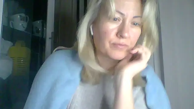 Snapshot of Mary888x chatting on 02.19.25 Mary888x online show from 02.19.25