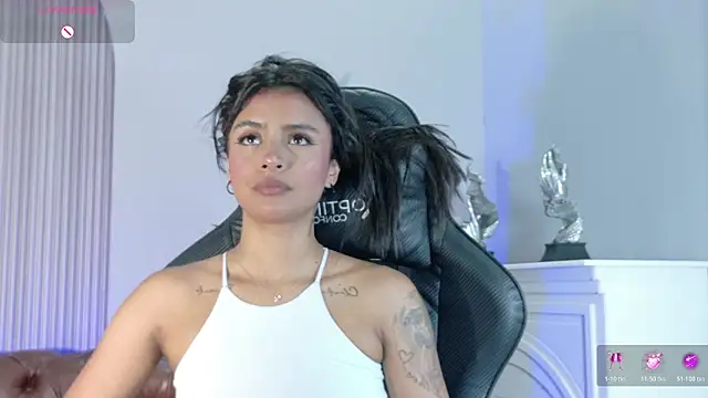Snapshot of katia_foxxx_ chatting on 07.08.26 katia foxxx online show from 07.08.26