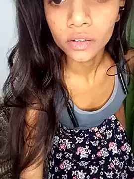 Snapshot of yourslady_ chatting on 03.05.25 yourslady  online show from 03.05.25