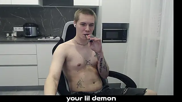 Snapshot of yourlildemon chatting on 02.23.26 yourlildemon online show from 02.23.26