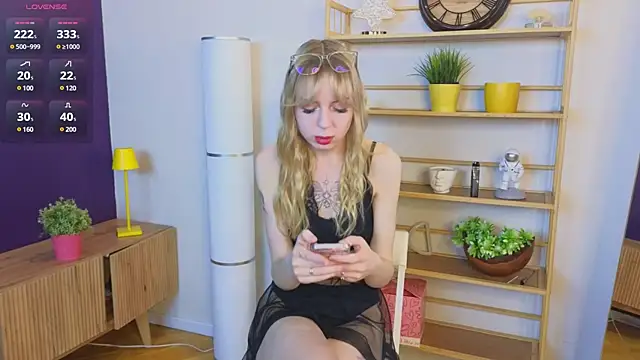 Snapshot of Puffy_nipples chatting on 02.21.25 Puffy nipples online show from 02.21.25