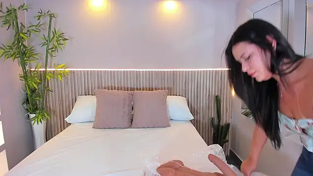 Snapshot of GeorginaReyes chatting on 10.02.25 GeorginaReyes online show from 10.02.25