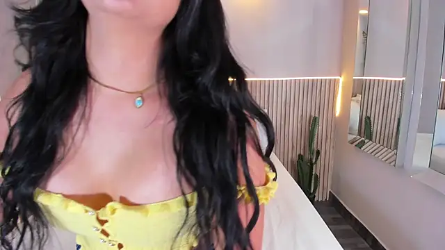 Snapshot of GeorginaReyes chatting on 11.26.25 GeorginaReyes online show from 11.26.25