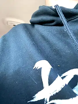 Snapshot of QueenM3 chatting on 09.26.25 QueenM3 online show from 09.26.25