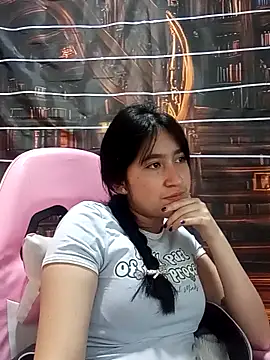 Arielle lov online show from 04.24.26