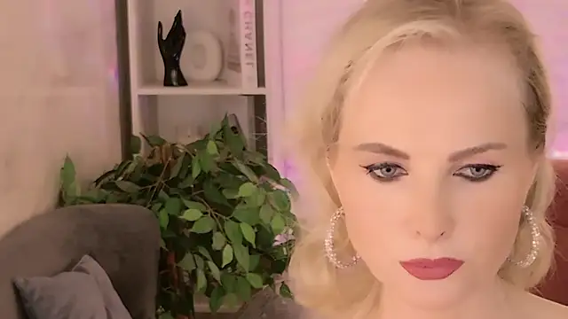 Snapshot of Sandra_Kind chatting on 06.05.26 Sandra Kind online show from 06.05.26