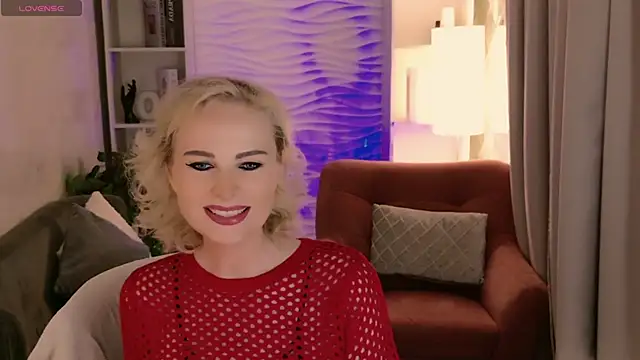 Snapshot of Sandra_Kind chatting on 06.10.26 Sandra Kind online show from 06.10.26