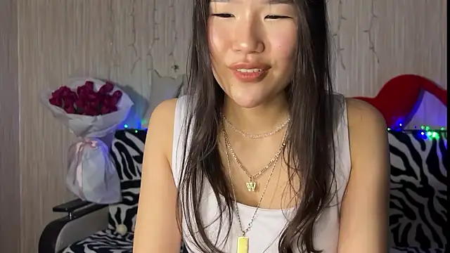 Snapshot of Asian_Vi chatting on 03.11.25 Asian Vi online show from 03.11.25