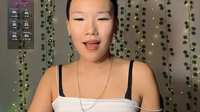 Snapshot of Asian_Vi chatting on 09.19.25 Asian Vi online show from 09.19.25