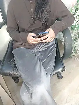 Snapshot of GOLDEN-BEAUTY chatting on 02.16.25 GOLDEN-BEAUTY online show from 02.16.25