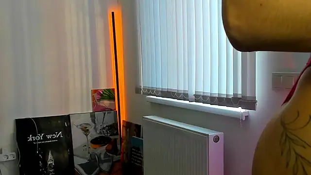 Snapshot of Andrea_tasty chatting on 05.17.26 Andrea tasty online show from 05.17.26