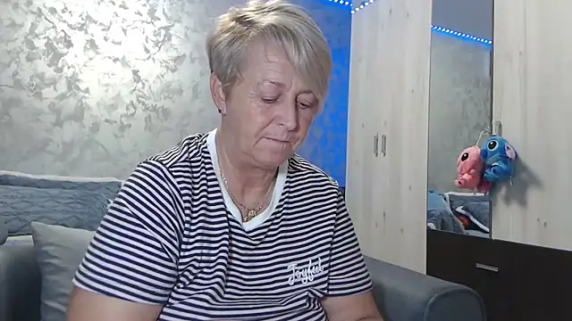 RosesandLillies online show from 11.20.25