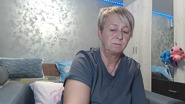 RosesandLillies online show from 02.22.26