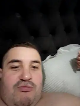 Snapshot of agyme chatting on 02.28.25 agyme online show from 02.28.25