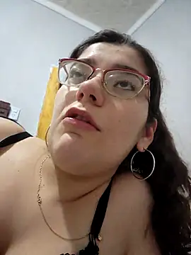 Snapshot of agyme chatting on 03.09.25 agyme online show from 03.09.25