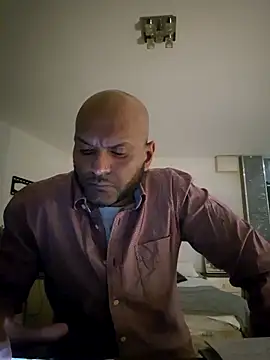 Snapshot of Mrnutella chatting on 03.05.25 Mrnutella online show from 03.05.25