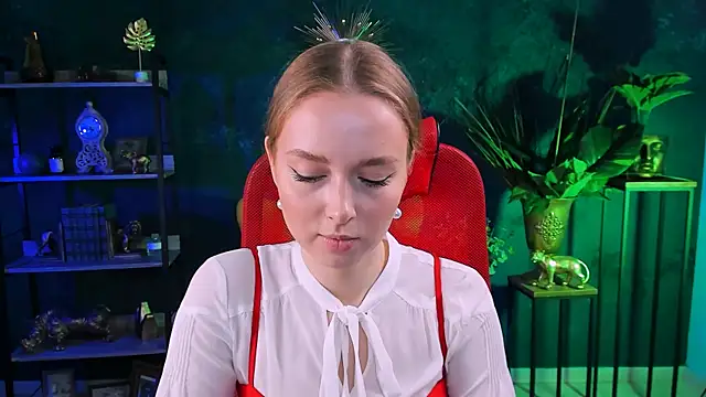 Snapshot of JenniferGraces chatting on 02.18.25 JenniferGraces online show from 02.18.25