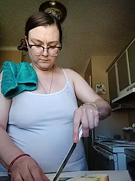 HTXBELLE online show from 10.31.25