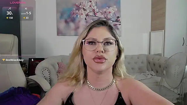 JanelleBrown  online show from 03.07.25