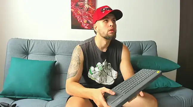 Snapshot of bastianwatson10 chatting on 03.15.25 bastianwatson10 online show from 03.15.25