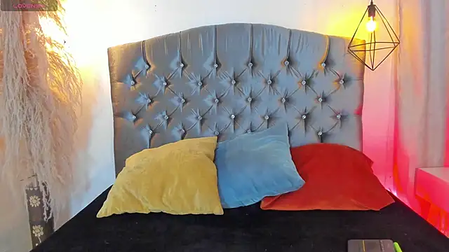 iiangel  online show from 10.21.25