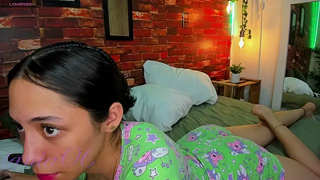 Snapshot of TANIA_06 chatting on 03.01.25 TANIA 06 online show from 03.01.25