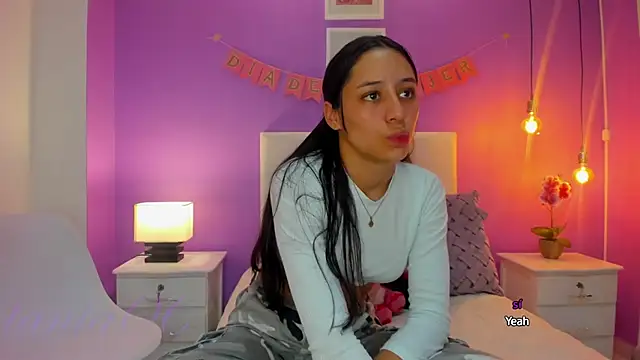 Snapshot of TANIA_06 chatting on 03.09.25 TANIA 06 online show from 03.09.25