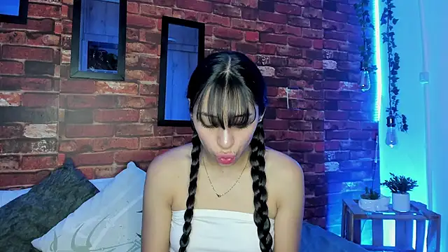 Snapshot of TANIA_06 chatting on 09.14.25 TANIA 06 online show from 09.14.25