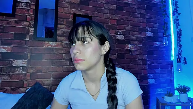 Snapshot of TANIA_06 chatting on 09.15.25 TANIA 06 online show from 09.15.25