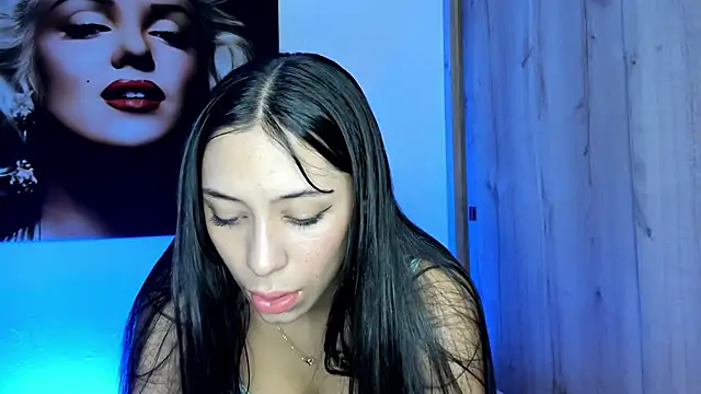 Snapshot of TANIA_06 chatting on 09.19.25 TANIA 06 online show from 09.19.25