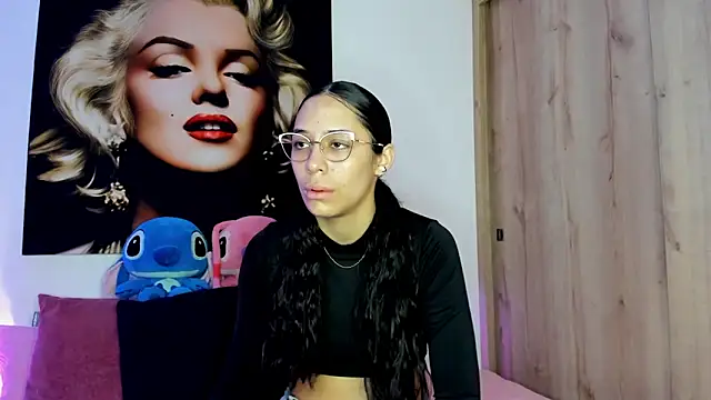 Snapshot of TANIA_06 chatting on 09.25.25 TANIA 06 online show from 09.25.25