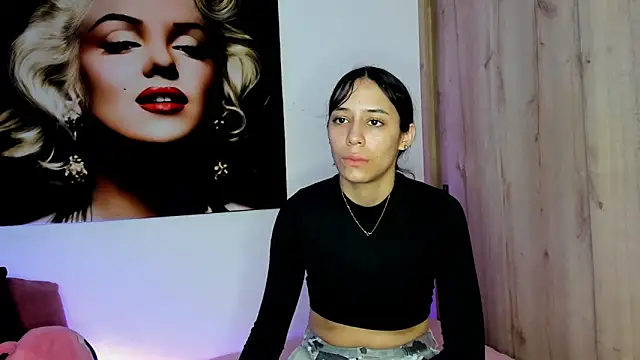 Snapshot of TANIA_06 chatting on 09.29.25 TANIA 06 online show from 09.29.25