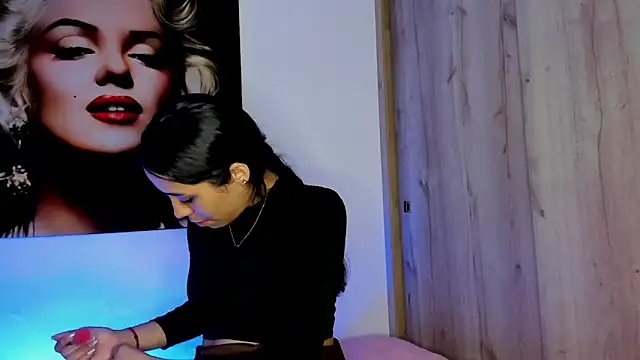 Snapshot of TANIA_06 chatting on 10.02.25 TANIA 06 online show from 10.02.25